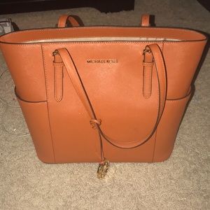 Michael Kors tote-like brand new!!